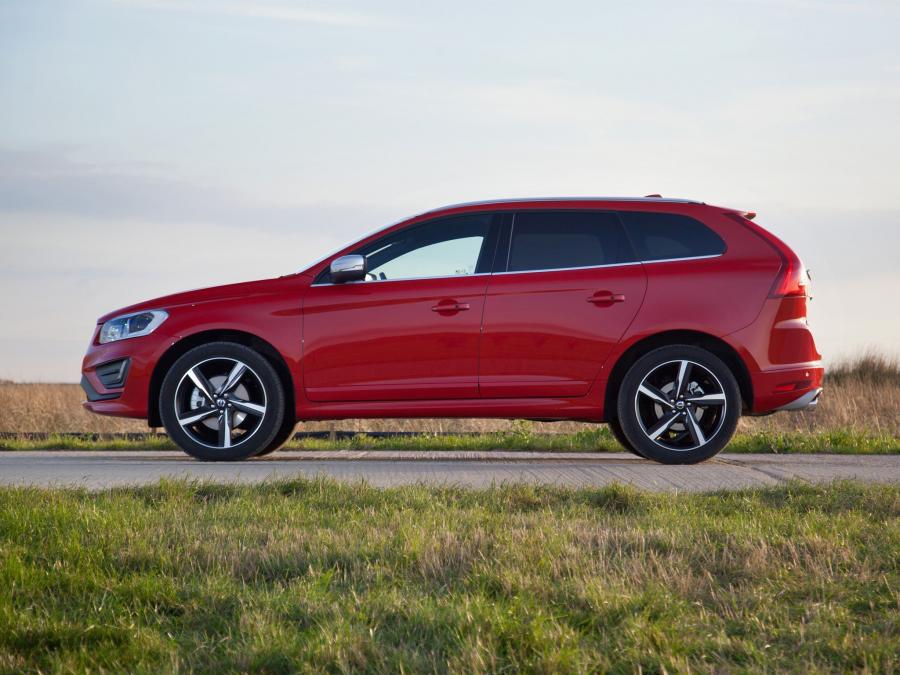  Volvo XC60 R-Design 2013 года  (UK) (фото 7 из 9)
